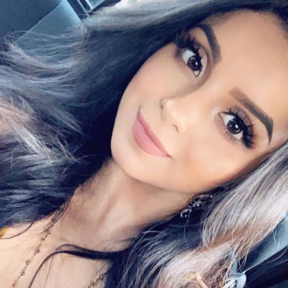 Meet your Posher, Lainie - Picture 1 of 1